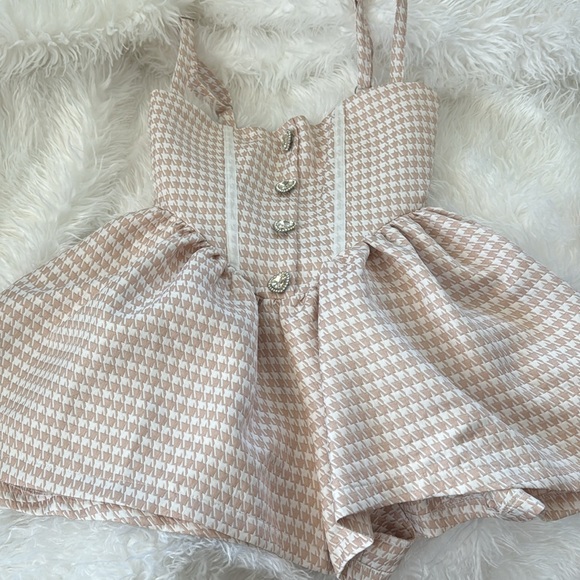 Gorgeous nwt two piece set; size small (runs small) - Picture 5 of 11